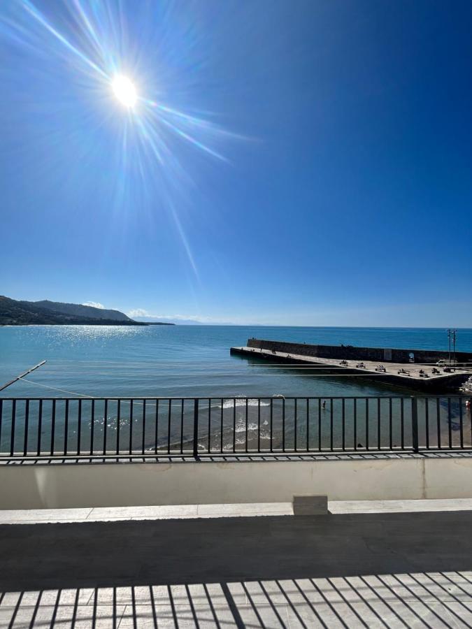 Casa Marina, La Terrazza Sul Mare Bed & Breakfast Cefalu Bagian luar foto
