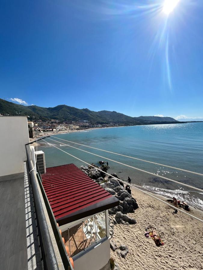 Casa Marina, La Terrazza Sul Mare Bed & Breakfast Cefalu Bagian luar foto